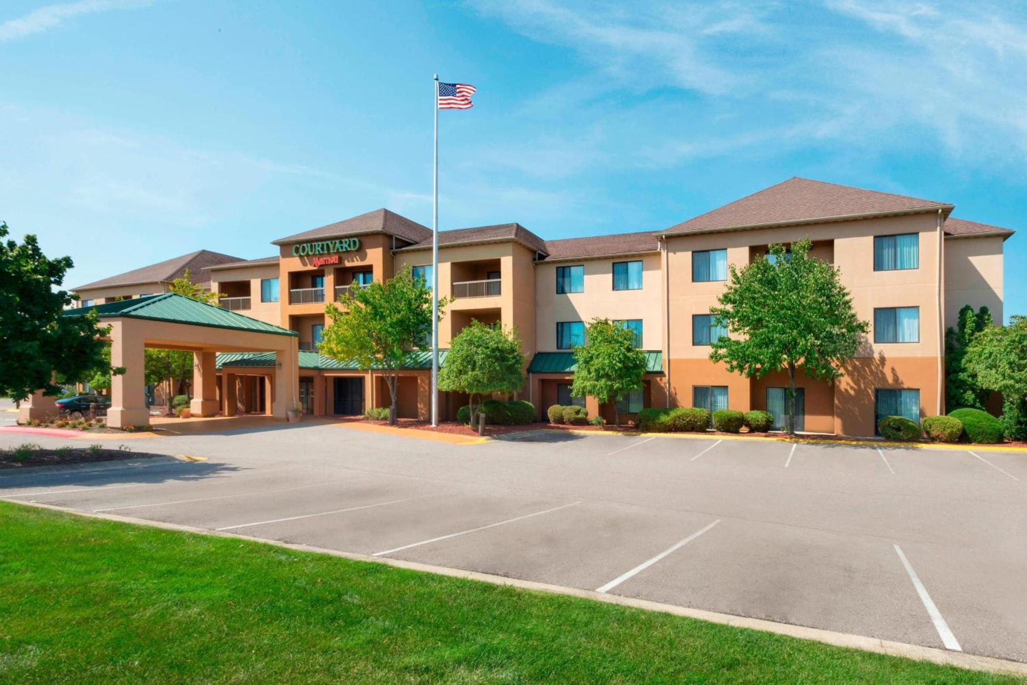 Courtyard Akron Fairlawn Hotel Montrose Exterior photo